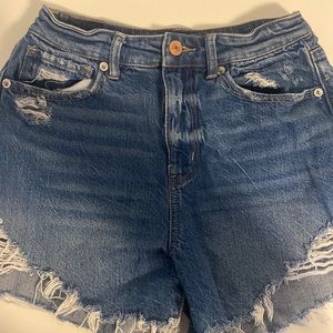 American Eagle, Jean shorts in size 2